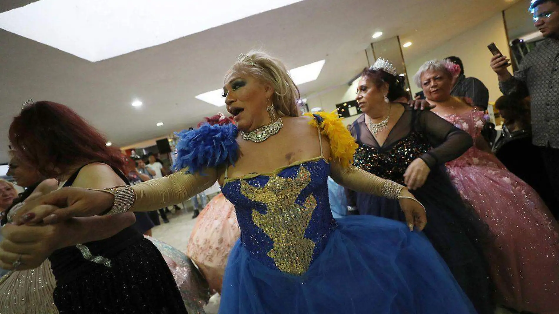 Mujeres trans de la tercera edad celebraron su fiesta de quince años